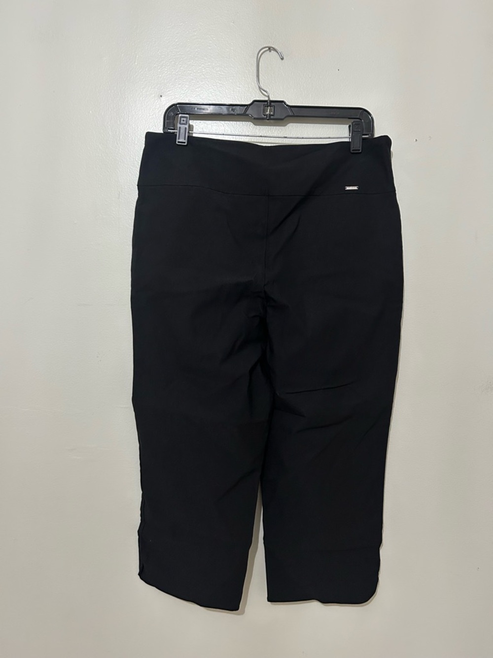S.C. & CO. | Tummy Control Capri Pants, Size 14 - Picture 7 of 9